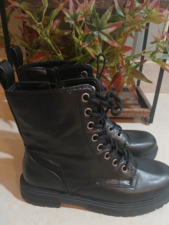 SO Shoes - SO Reindeer Women's Black Combat Boots Size 6.5